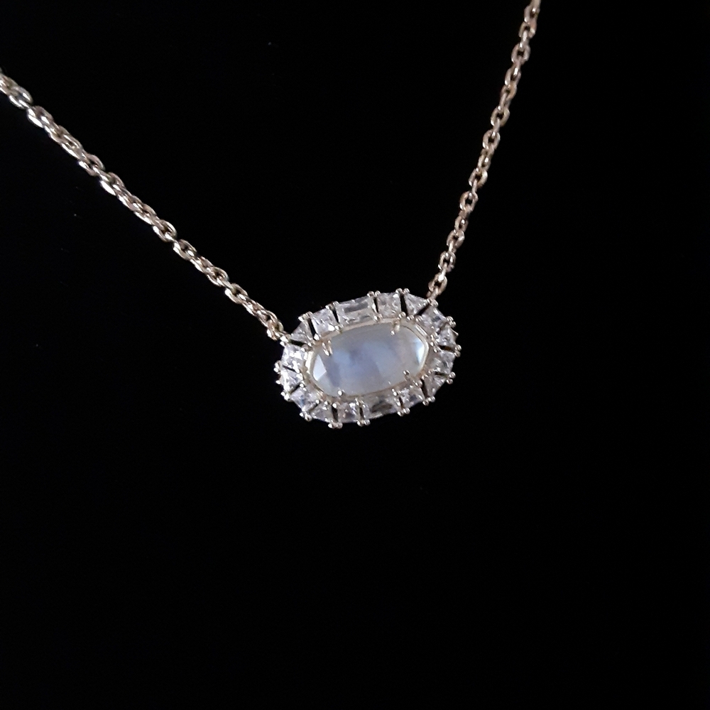 NWT KENDRA SCOTT ELISA CRYSTAL FRAME GOLD NECKLACE